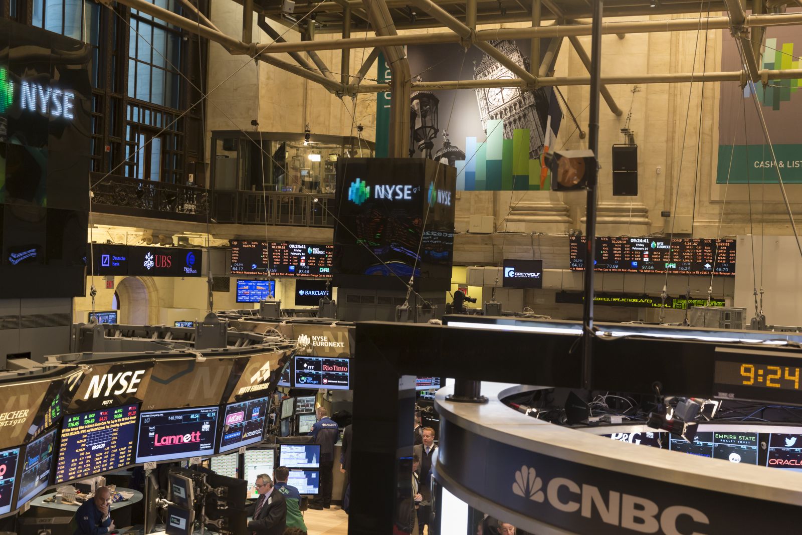 Stocks Finish Little Changed Ahead of Nvidia Earnings