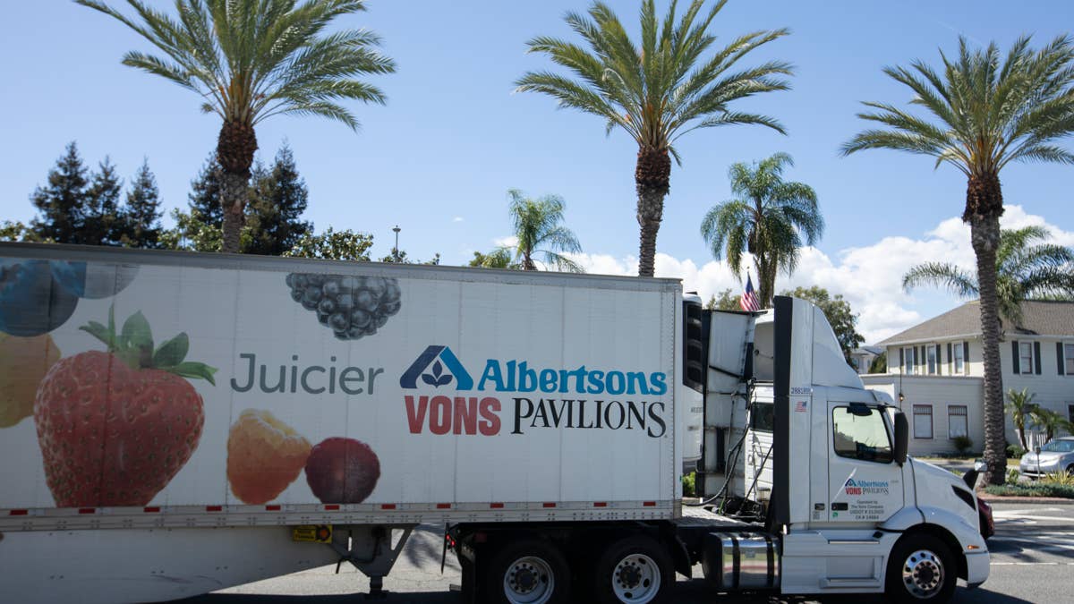 Safeway, Vons slash grocery membership price, but there’s a catch